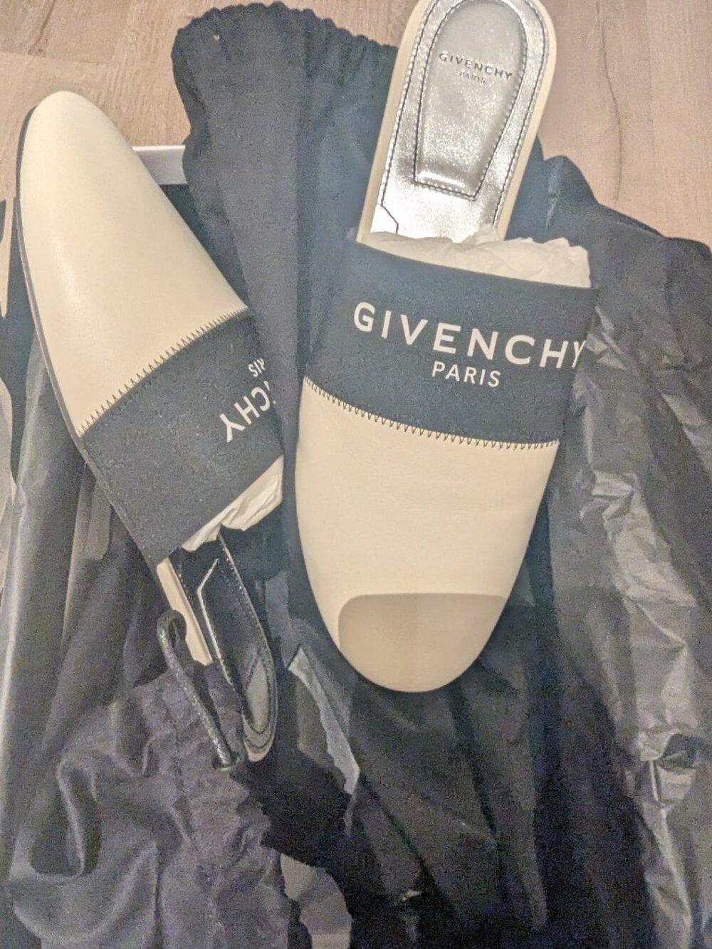 Givenchy Bedford Mules Beige